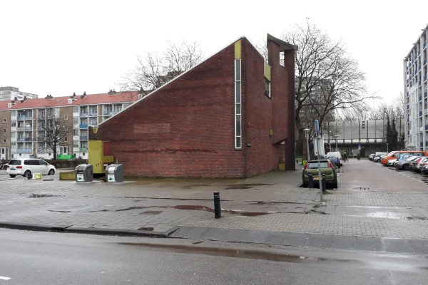 Afbeelding uit: februari 2020. Westgevel, Derkinderenstraat.