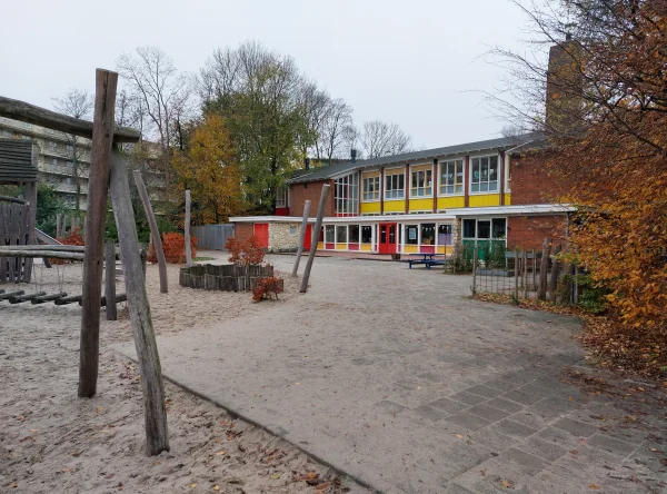 Afbeelding uit: november 2024. Achterzijde.