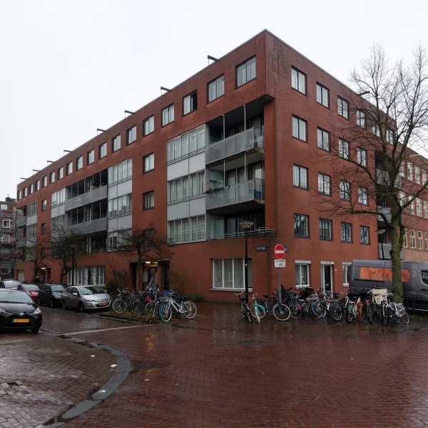 Afbeelding uit: januari 2025. De nieuwbouw aan de Ombilinstraat.