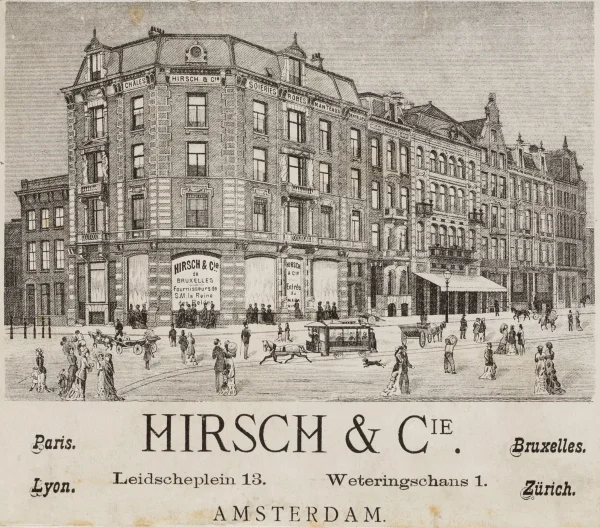 Afbeelding uit: circa 1883. Het eerste gebouw van Hirsch op het plein.
Bron afbeelding: SAA, bestand 010194001548.