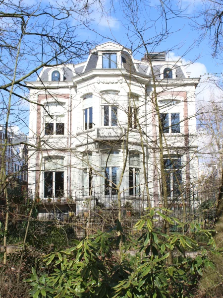 Afbeelding uit: maart 2025. Gezien vanuit het park.