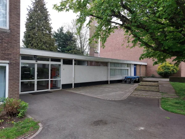 Afbeelding uit: april 2025. Tussendeel, Ostwaldstraat.