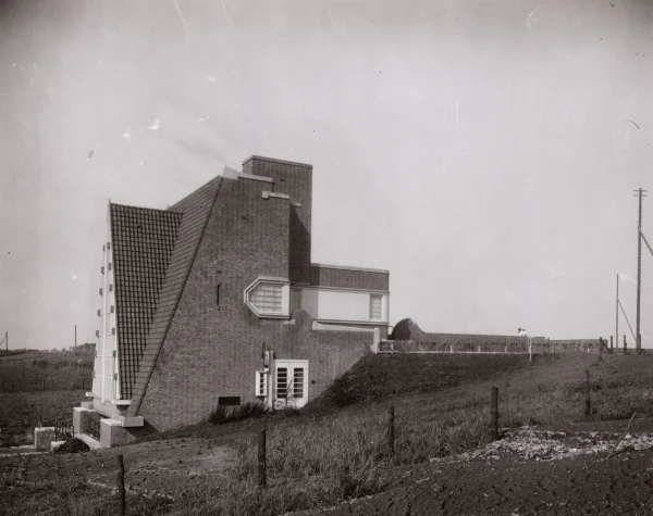 Afbeelding uit: circa 1930. Bron afbeelding: SAA, bestand 010012001121.