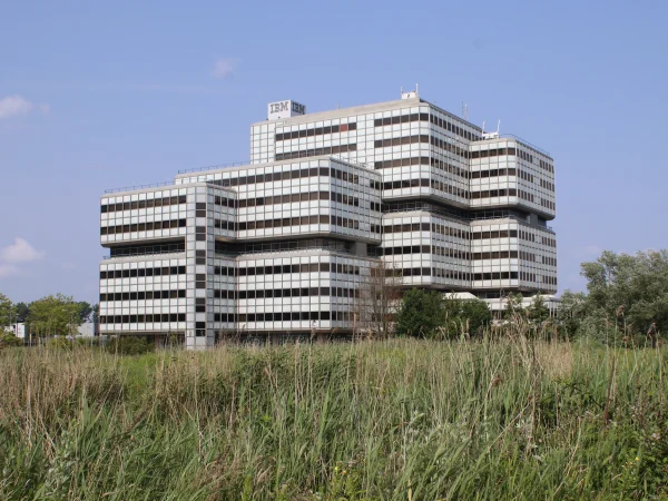 Afbeelding uit: juni 2025. Zuidkant.