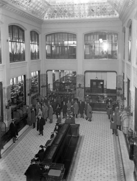 Afbeelding uit: 1933. De hal in 1933.
