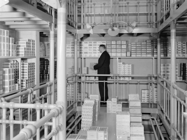 Afbeelding uit: 1935. Het magazijn.