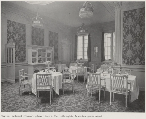 Afbeelding uit: circa 1915. Eetzaal in restaurant Trianon.