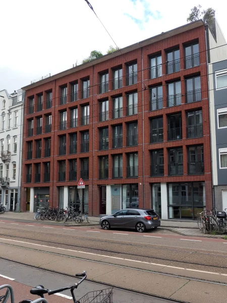 Afbeelding uit: augustus 2025. Het huidige appartementencomplex.