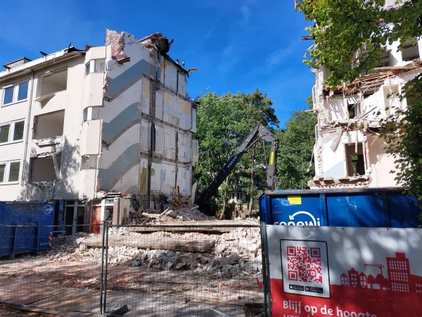 Afbeelding uit: september 2025. De sloop van Valentijnkade 4-18.