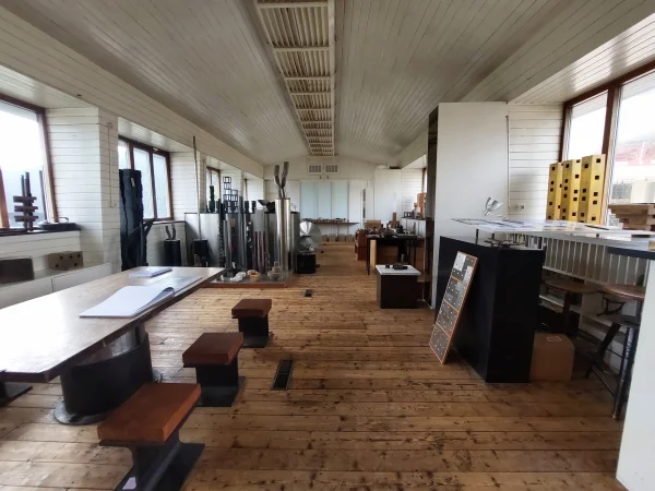 Afbeelding uit: september 2025. Eerste verdieping, enige tijd in gebruik als Joodse school en later ruim vijftig jaar het atelier van Volten.