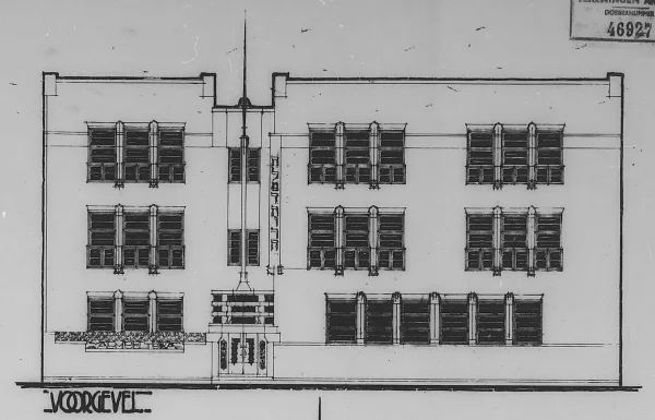 Afbeelding uit: 1922. Het ontwerp van de voorgevel.