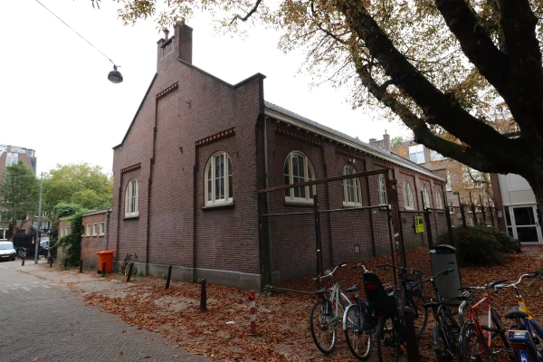 Afbeelding uit: oktober 2025. Het gymnastieklokaal.