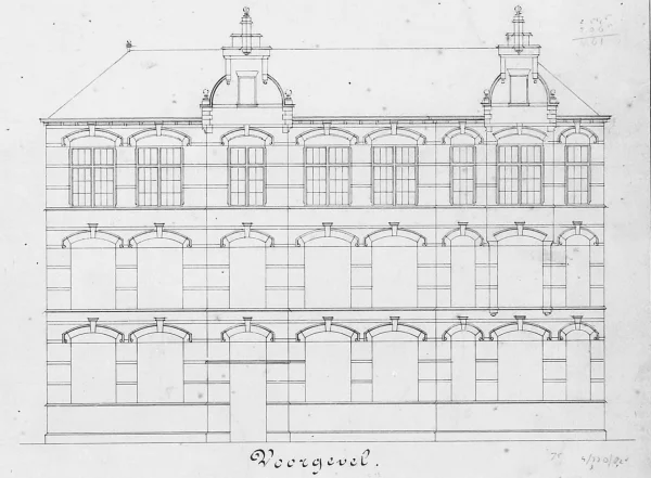 Afbeelding uit: 1897. Toevoeging van de tweede verdieping.