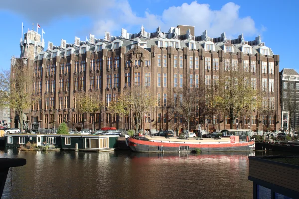 Afbeelding uit: november 2025. Scheepvaarthuis.