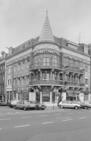 Afbeelding uit: 1987. Als garage Berebeit.
Bron afbeelding: Stadsarchief.