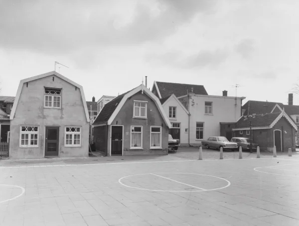 Afbeelding uit: april 1969. De huizen in 1969.
Bron afbeelding: Stadsarchief.