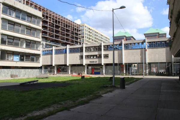 Afbeelding uit: april 2026. De voormalige gymzaal, nu Podium Lely.