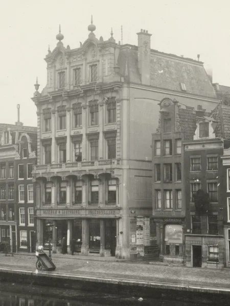 Afbeelding uit: circa 1900. Bron: collectie Rijksmuseum, RP-F-F17851.