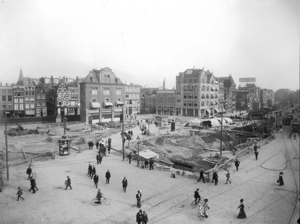 Afbeelding uit: circa 1913. Na afbraak van het Commandantshuis en de Vijgendam. Collectie Rijksdienst voor het Cultureel Erfgoed, doc.nr ST-776.