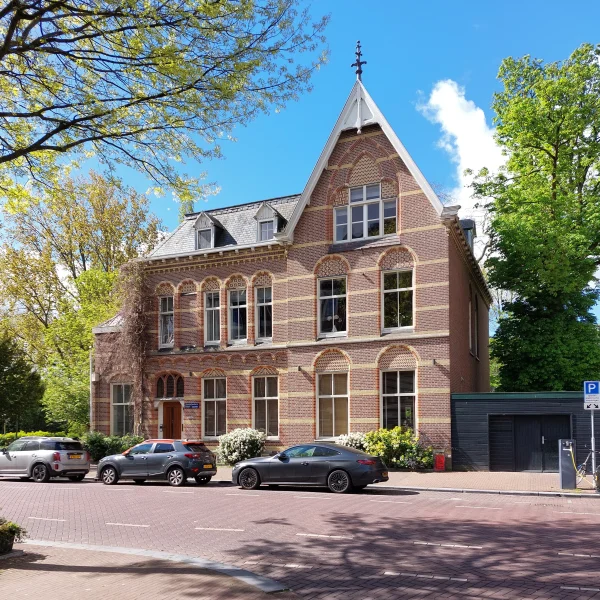 Afbeelding uit: april 2026.