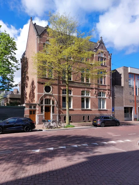 Afbeelding uit: april 2026.