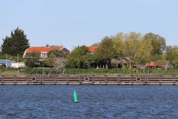 Afbeelding uit: april 2026. Gezien vanaf Sporenburg.