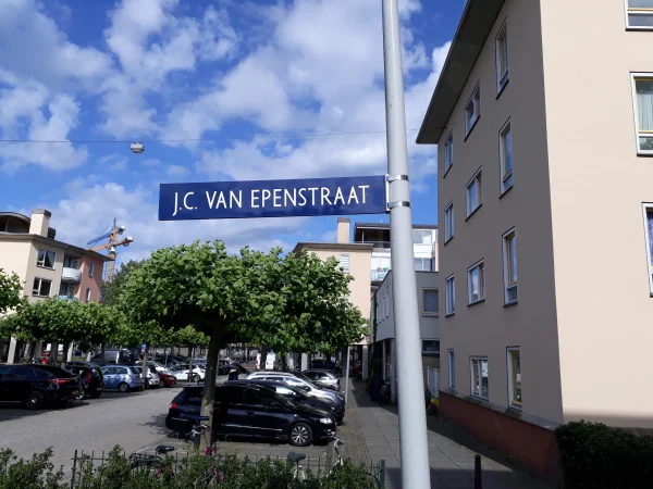 Afbeelding uit: juli 2020. In de Architectenbuurt in het Oostelijk Havengebied is een straat vernoemd naar Van Epen.