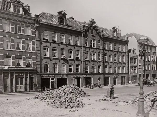 Afbeelding uit: april 1955. Bron afbeelding: Stadsarchief.