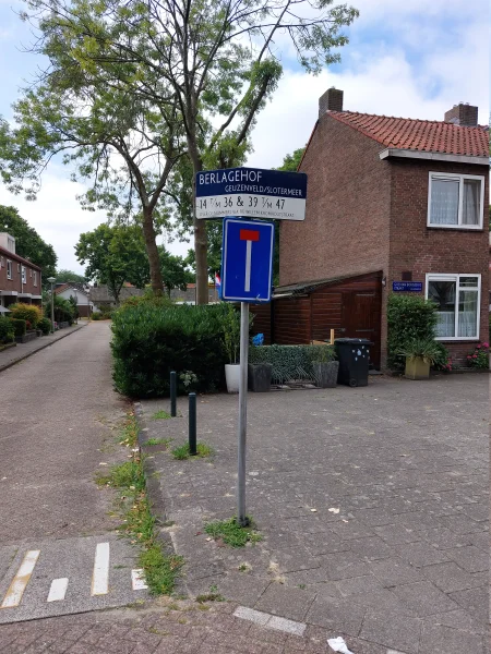 Afbeelding uit: juli 2026. In Geuzenveld is een straat vernoemd naar Berlage.