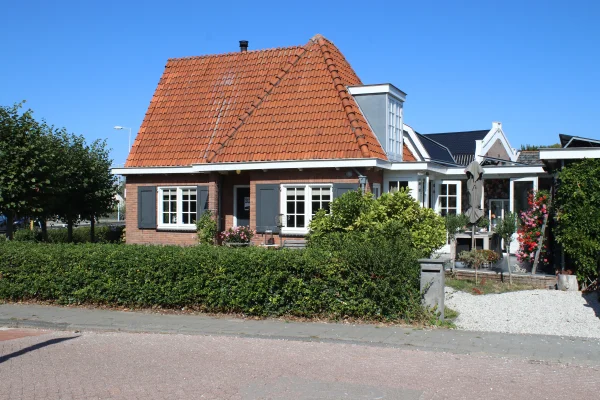 Afbeelding uit: augustus 2026. De dakkapel aan de achterzijde was oorspronkelijk een maat kleiner.