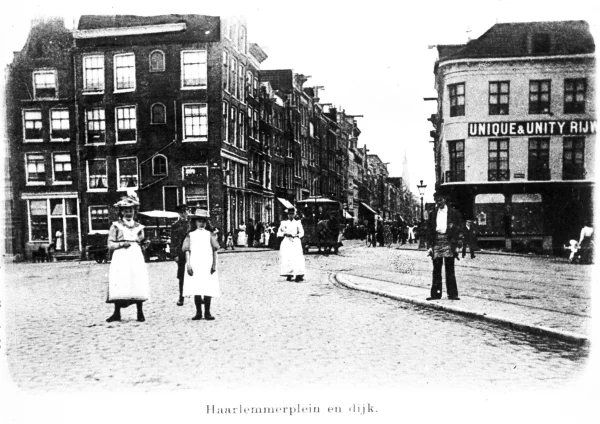 Afbeelding uit: circa 1900. Het huis links is het toenmalige nummer 2; het hoekhuis ernaast is Haarlemmerdijk 196.
Bron afbeelding: Stadsarchief.