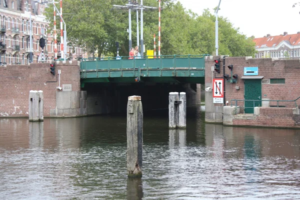 Afbeelding uit: augustus 2026. Gezien vanuit het westen.