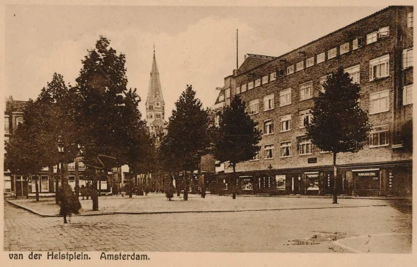 Afbeelding uit: circa 1925. Prentbriefkaart uitgegeven door de firma Frenzo.
Bron afbeelding: Stadsarchief.