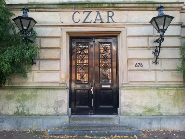 Afbeelding uit: november 2011. Czar was een reclamebureau dat hier destijds gevestigd was.