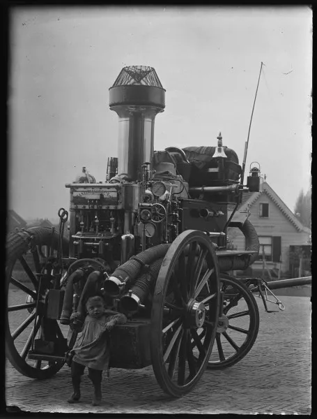 Afbeelding uit: 1893. De stoombrandspuit van Nieuwer-Amstel.