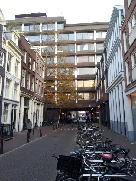 Afbeelding uit: november 2011. Achterzijde, vanuit de Kerkstraat.