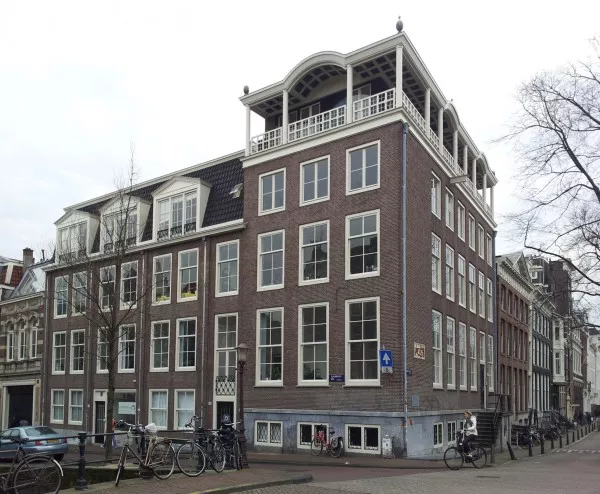 Afbeelding uit: december 2011. Kantoorpand Blauwburgwal / Herengracht (1952, met Sijmons).
