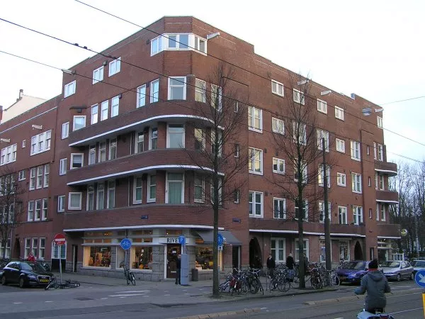 Afbeelding uit: januari 2012. Hoek Ruysdaelstraat - Van Baerlestraat.