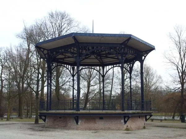 Afbeelding uit: februari 2012. Muziektent, Oosterpark (1909)