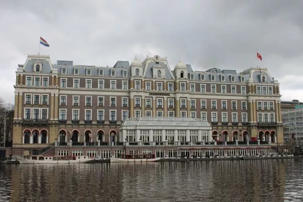 Afbeelding uit: februari 2012. Het Amstelhotel, een renaissancistisch-eclectisch ontwerp van architect Cornelis Outshoorn.