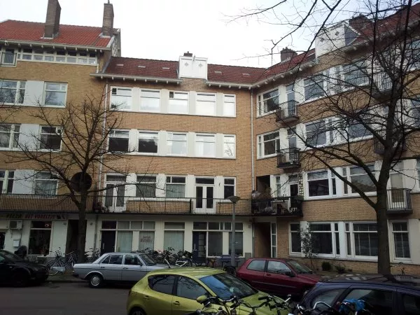 Afbeelding uit: maart 2012. Sassenheimstraat 42-52.