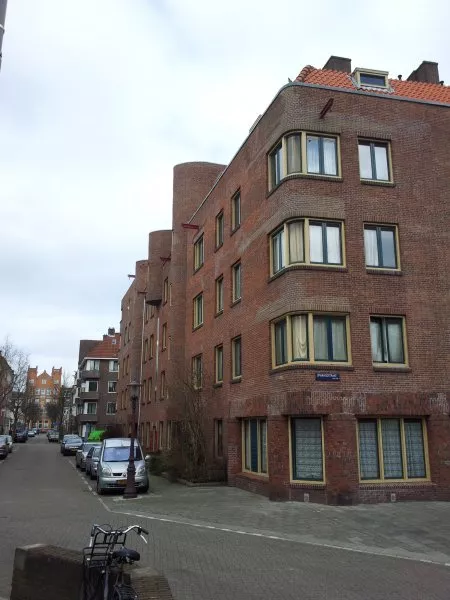 Afbeelding uit: maart 2012. Hoek Diamantstraat-Smaragdstraat (rechts).