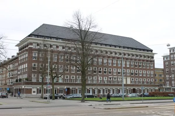 Afbeelding uit: maart 2012. Het zuidwestelijke blok, Minervaplein 38-48.