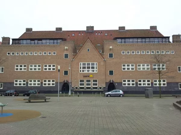 Afbeelding uit: maart 2012. School, Zaandammerplein (1918-1923)