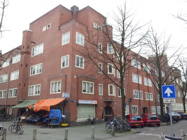 Afbeelding uit: maart 2012. Hoek Jan Maijenstraat (rechts).