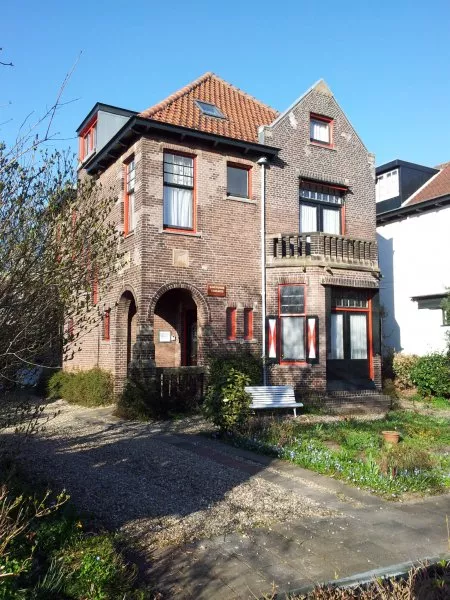 Afbeelding uit: maart 2012. Villa Meeuwenlaan (1913).