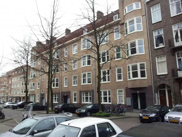 Afbeelding uit: maart 2012. Okeghemstraat.