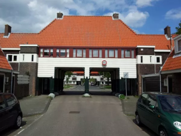 Afbeelding uit: april 2012. Beemsterweg, Tuindorp Nieuwendam.