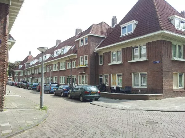 Afbeelding uit: mei 2012. Elzenstraat.