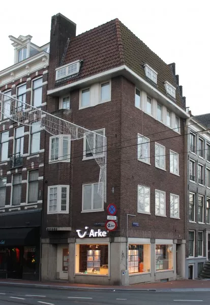 Afbeelding uit: januari 2013. Winkelhuis Utrechtsestraat (1927).